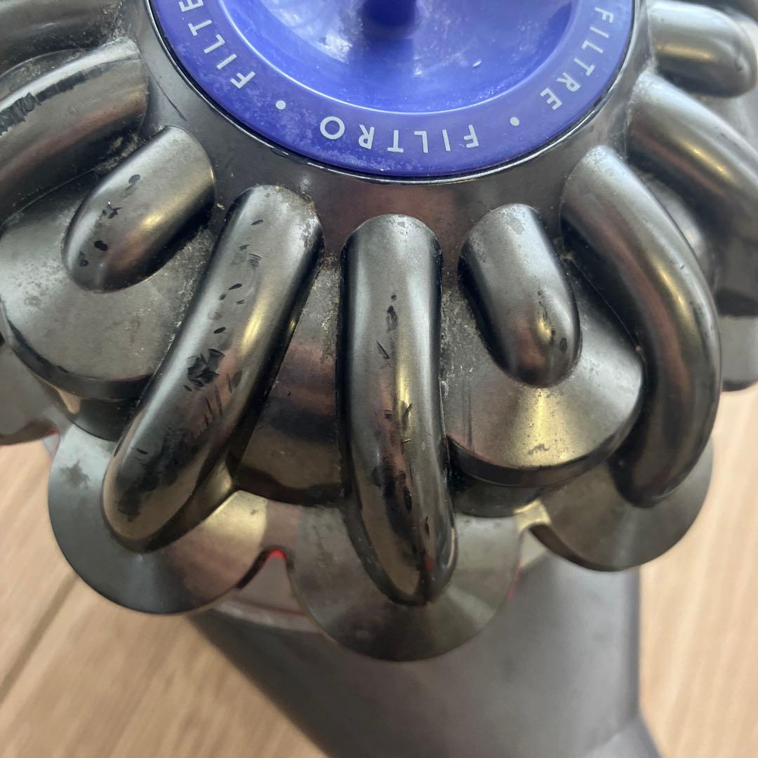 【値下げ！】ダイソン　V8fluffy dyson 台付き　掃除機