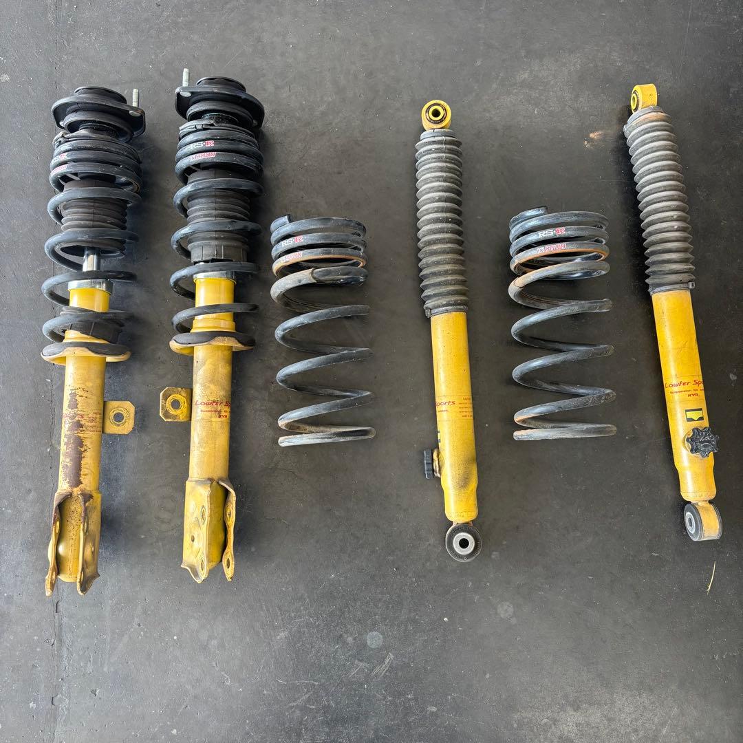 KYBカヤバ.ショックアブソーバー。RSR.Ti2000 ルーミー　タンク