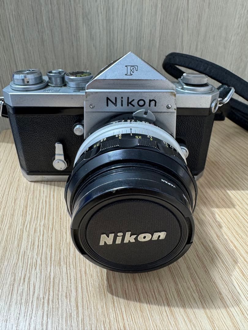 Nikon F 一眼レフカメラキャップ付き