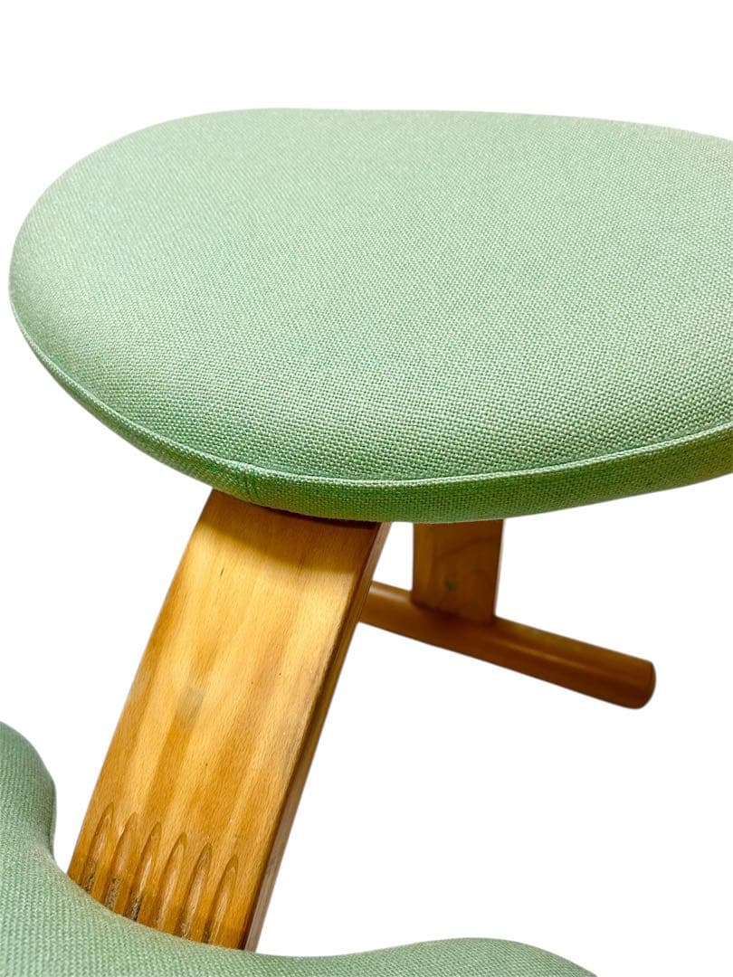 Rybo リボ社 バランスイージー チェア 姿勢矯正椅子　ライトブルー