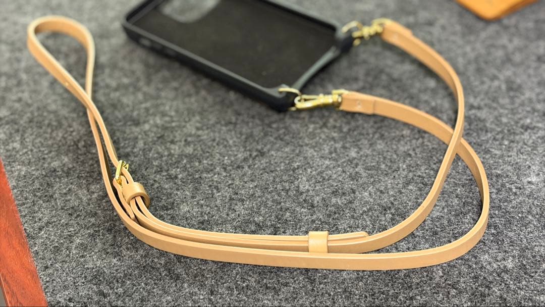 BANDOLIER iPhone15 Pro Max 用ケース