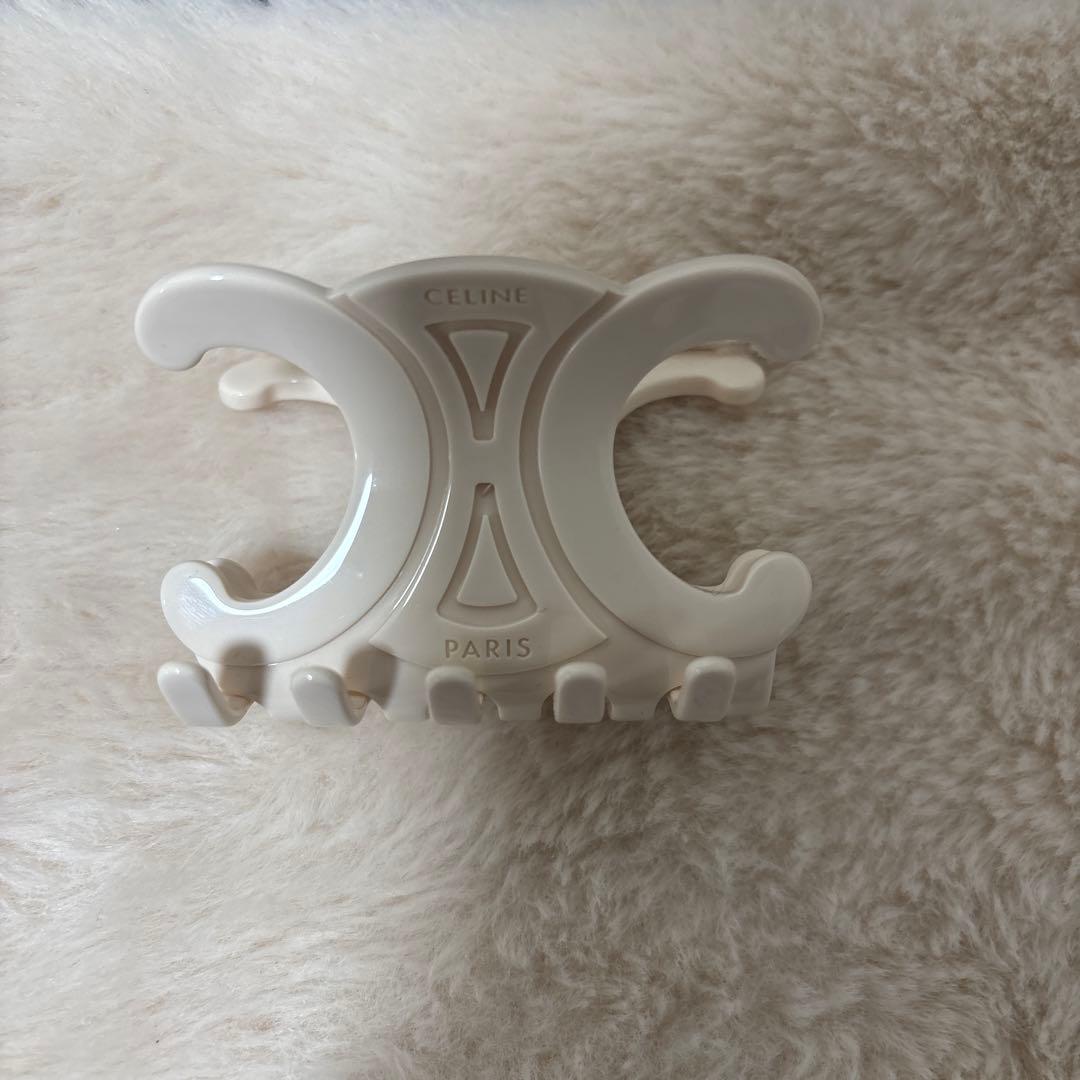 【最終値下げ】　CELINE ホワイト トリオンフ　ヘアクリップ