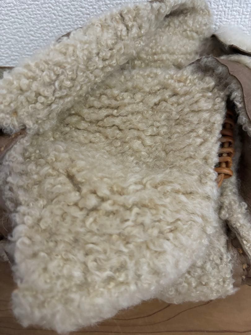 eb.a.gos ムートン×レザーミニバッグ