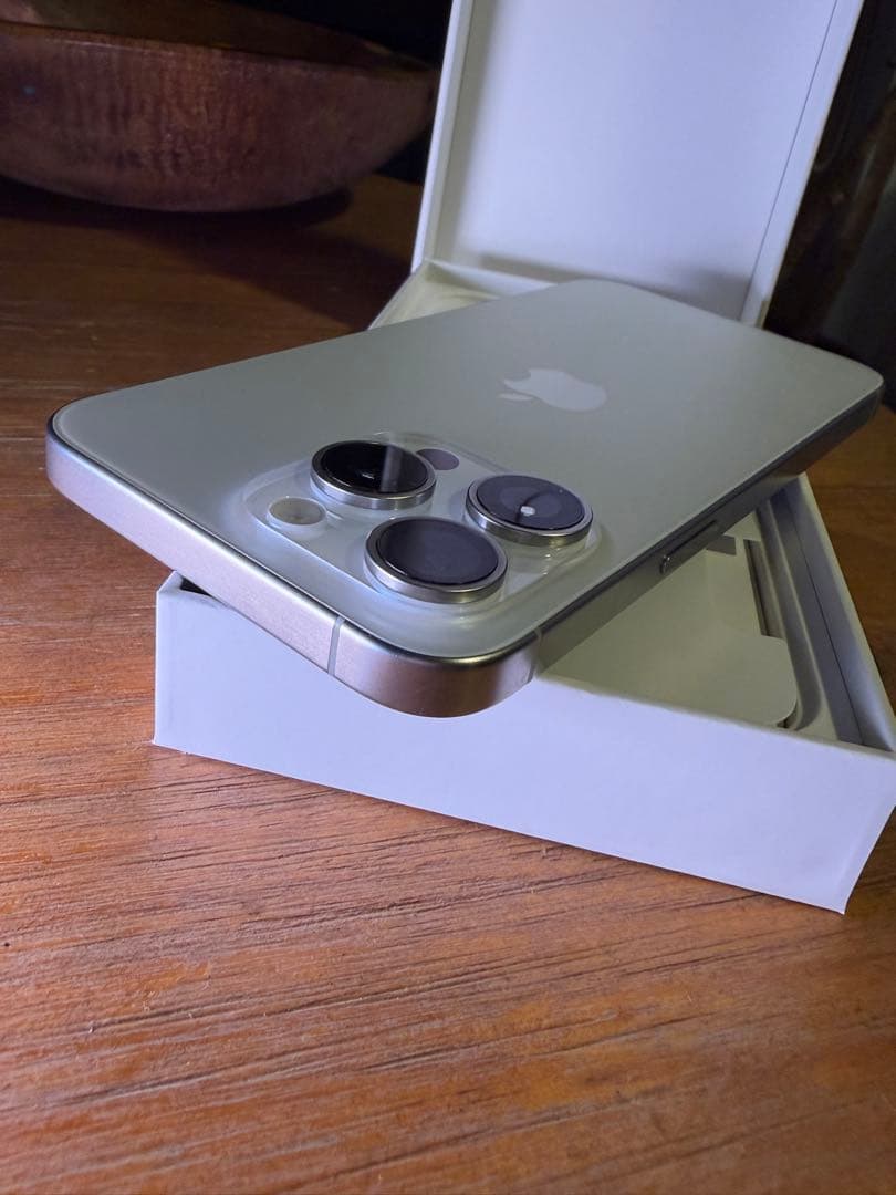 極美品✴︎iPhone15 ProMAX 256G ホワイト