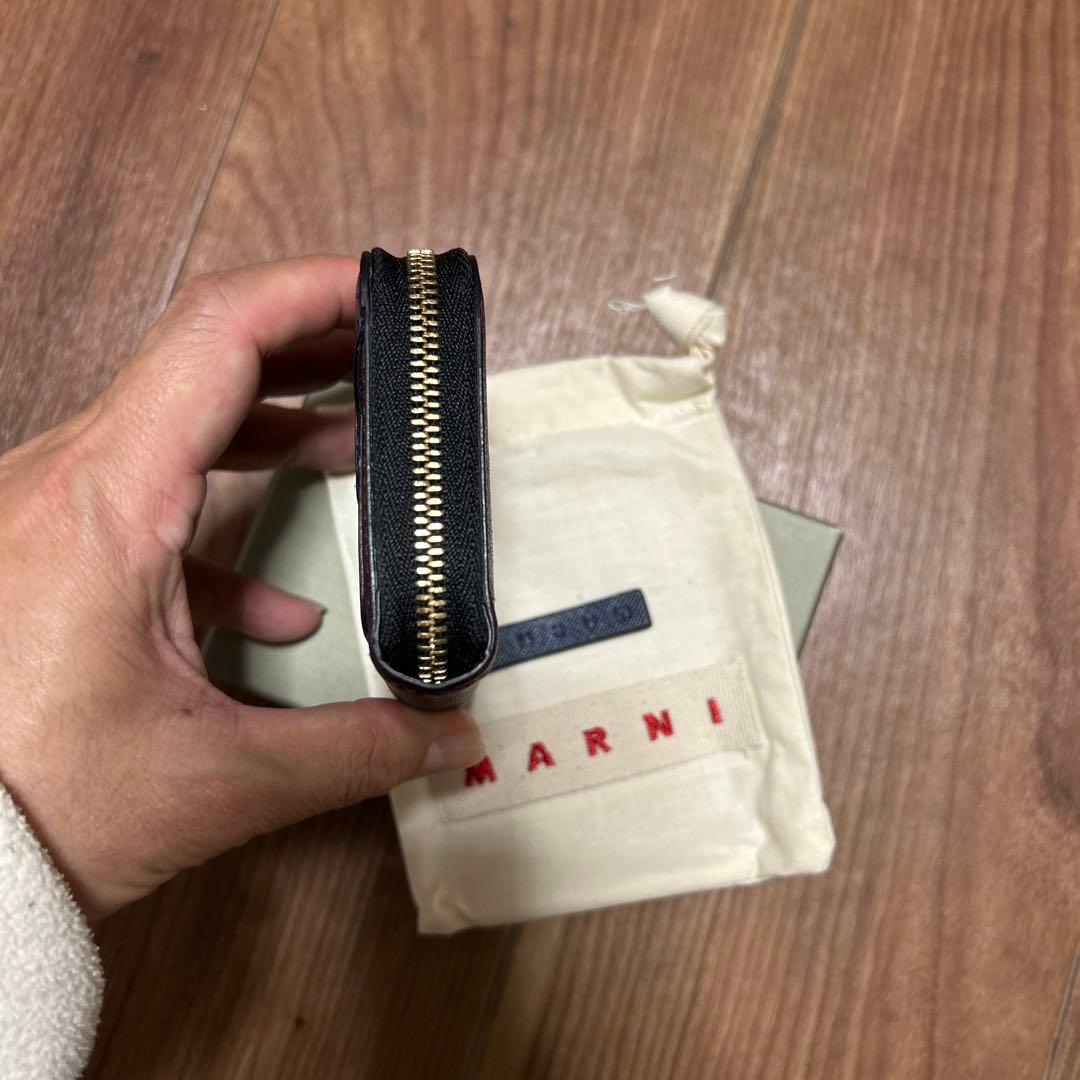 marniケース　ミニ財布