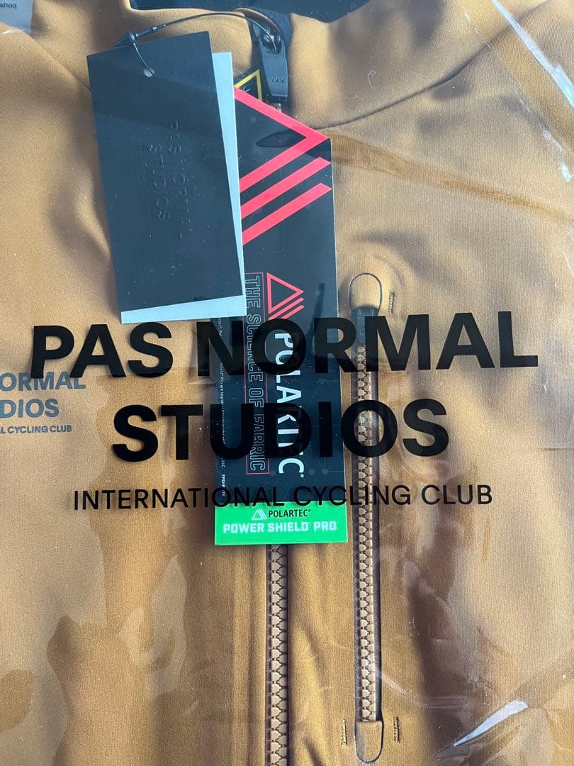 パスノーマルスタジオMen's Essential Thermal Jacket