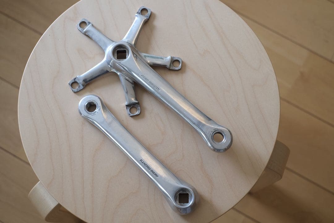 スギノ　AERO MIGTHY クランクセット　165mm/47T 競輪　ピスト