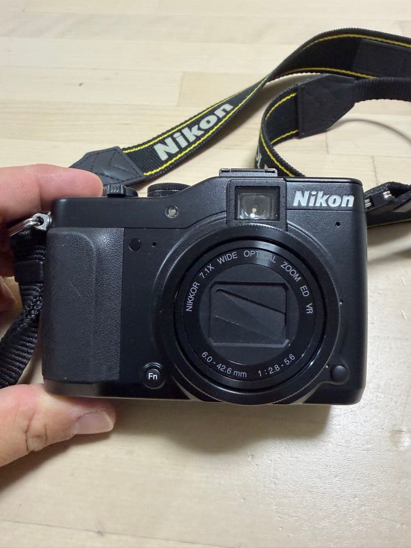 Nikon COOLPIX P7000 ジャンク