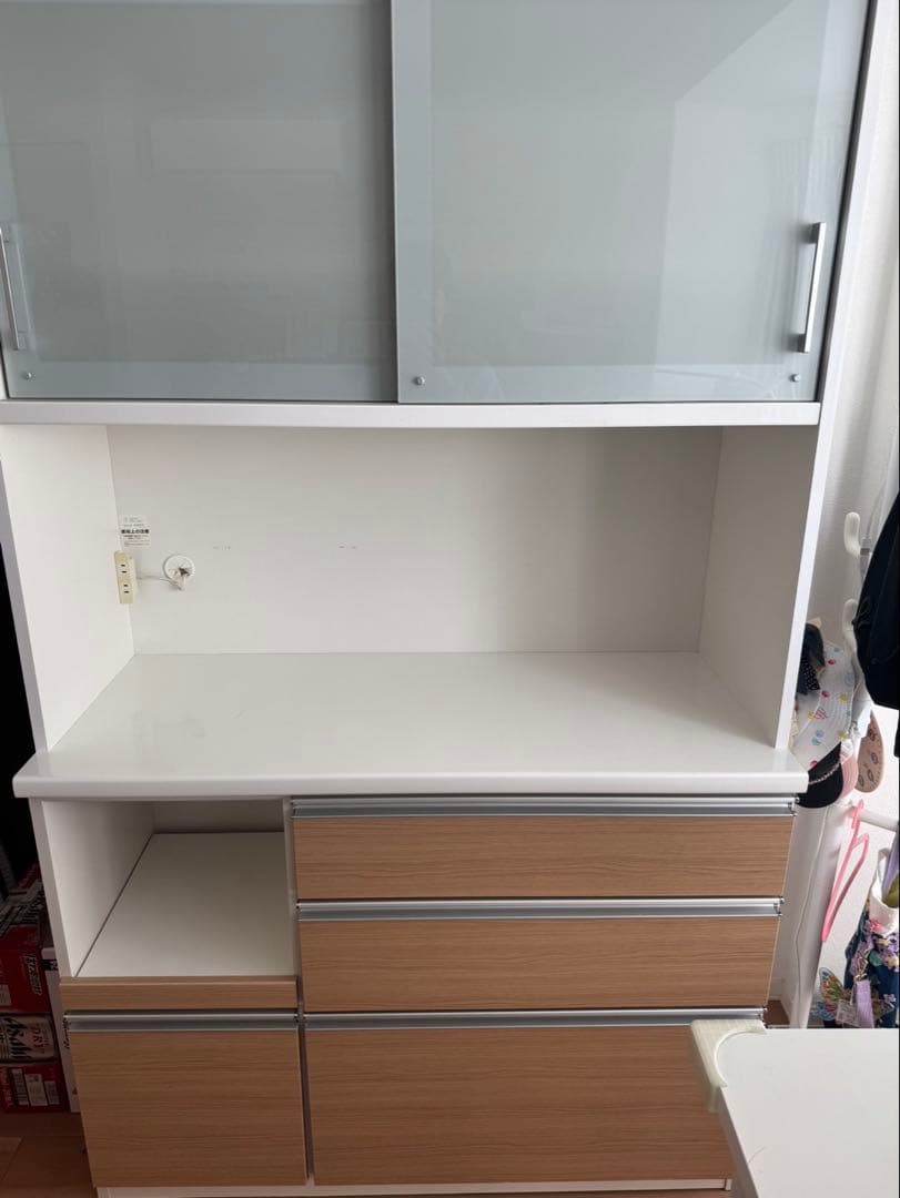 キッチン収納キャビネット