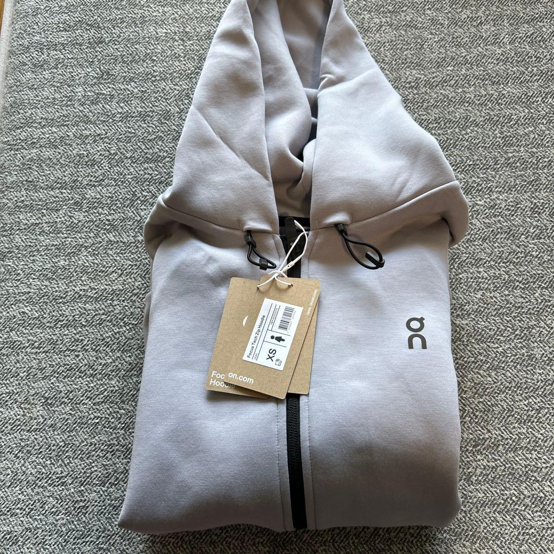 トップス Focus Tech Zip Hoodie