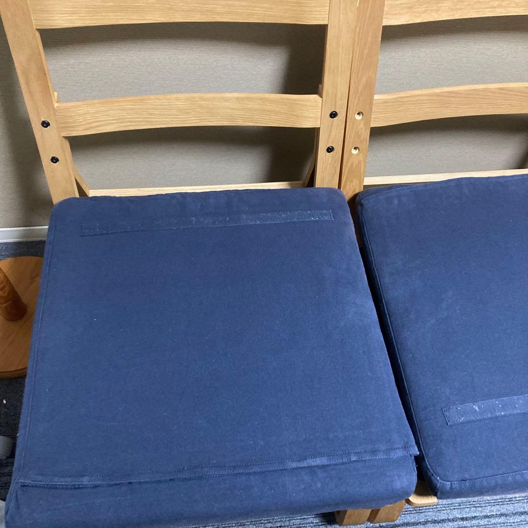 無印良品　リビングでもダイニングでもつかえるソファチェア　右