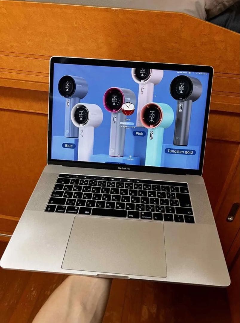 Macbook Pro 2017 15.4インチ 16gb i7 512gb