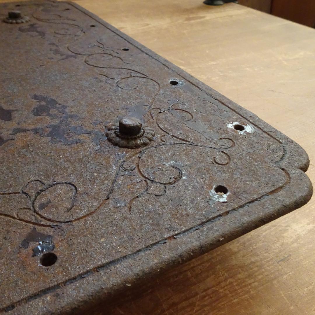 錆び鉄　古鉄　蔵 金具　鍵付き　アンティーク　古民具　オブジェ　土蔵の蔵戸の金具