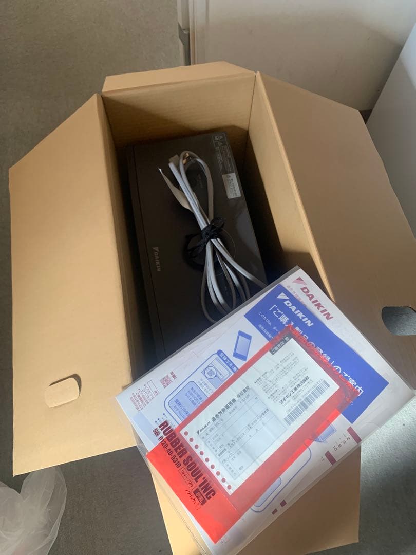 25年最新　ダイキン遠赤外線暖房機 ハイブリッドセラムヒートWRH136AS-H