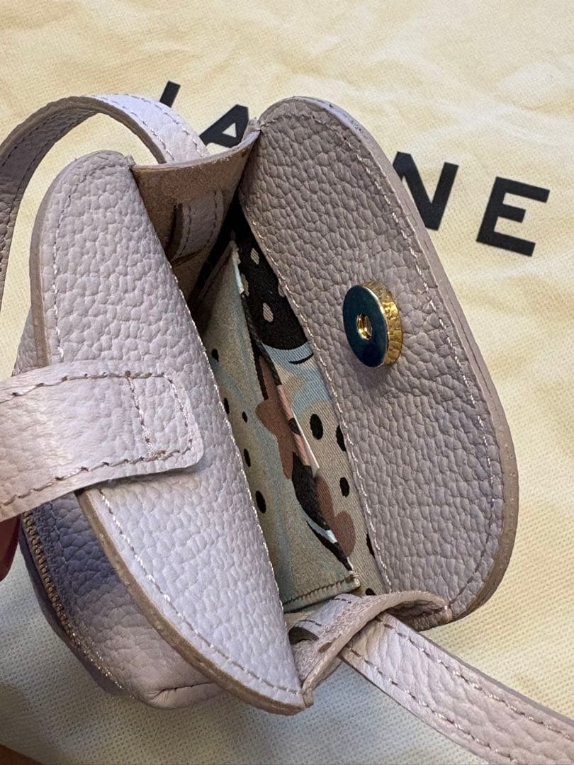 新品　アタオ　ATAO スマホポシェット　ラポシュ　白　本革　スマホショルダー