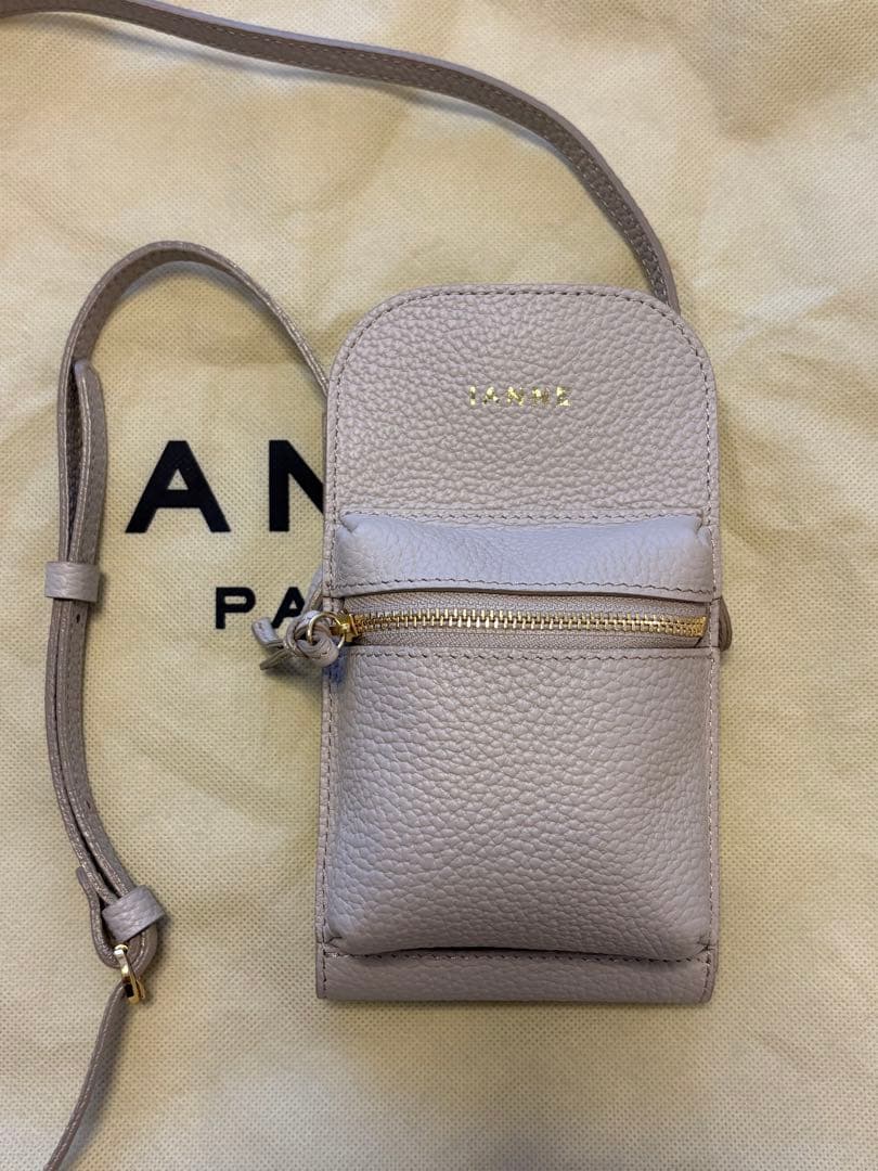 新品　アタオ　ATAO スマホポシェット　ラポシュ　白　本革　スマホショルダー