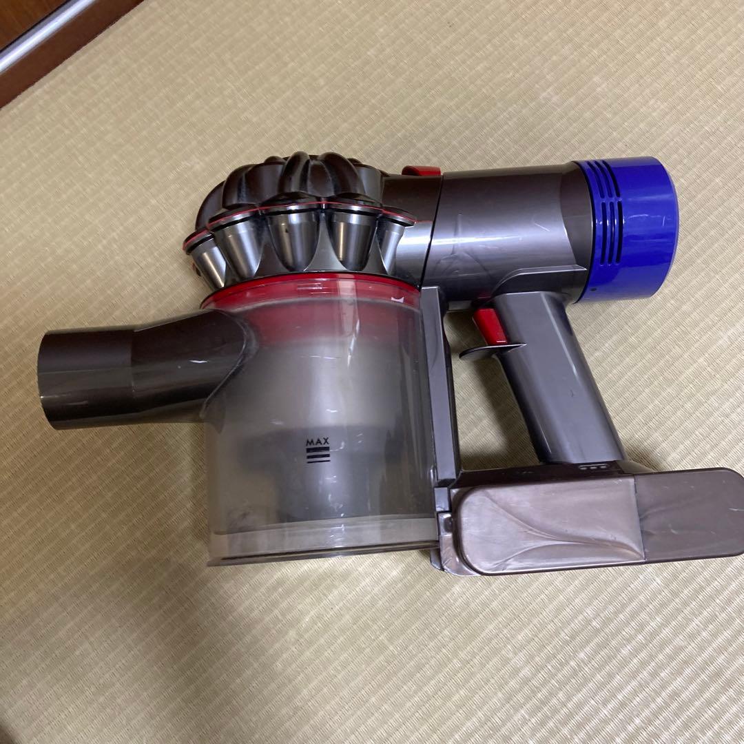 dyson V8 fluffy サイクロン式掃除機 本体と付属品 動作確認済