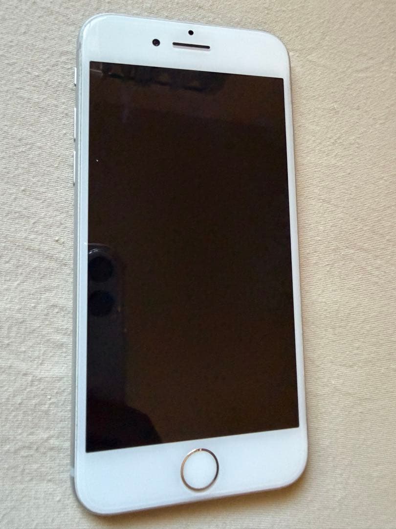 【中古美品】Apple iPhone8 64GB