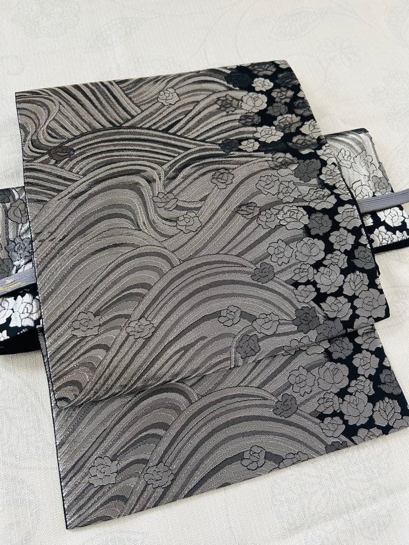 お値下げしました！【美品】袋帯 黒とグレー 銀糸波模様 正絹 六通