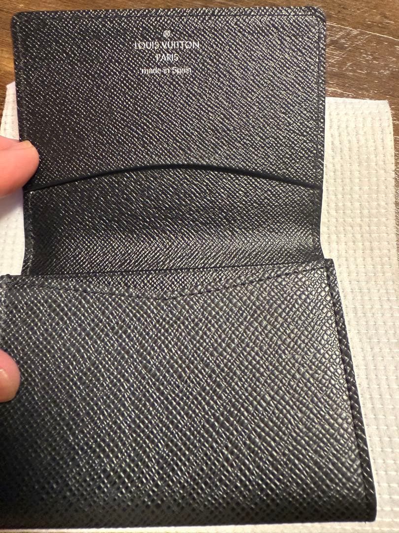 Louis Vuitton 名刺入れ　タイガ　美品　黒色　24時間以内匿名発送