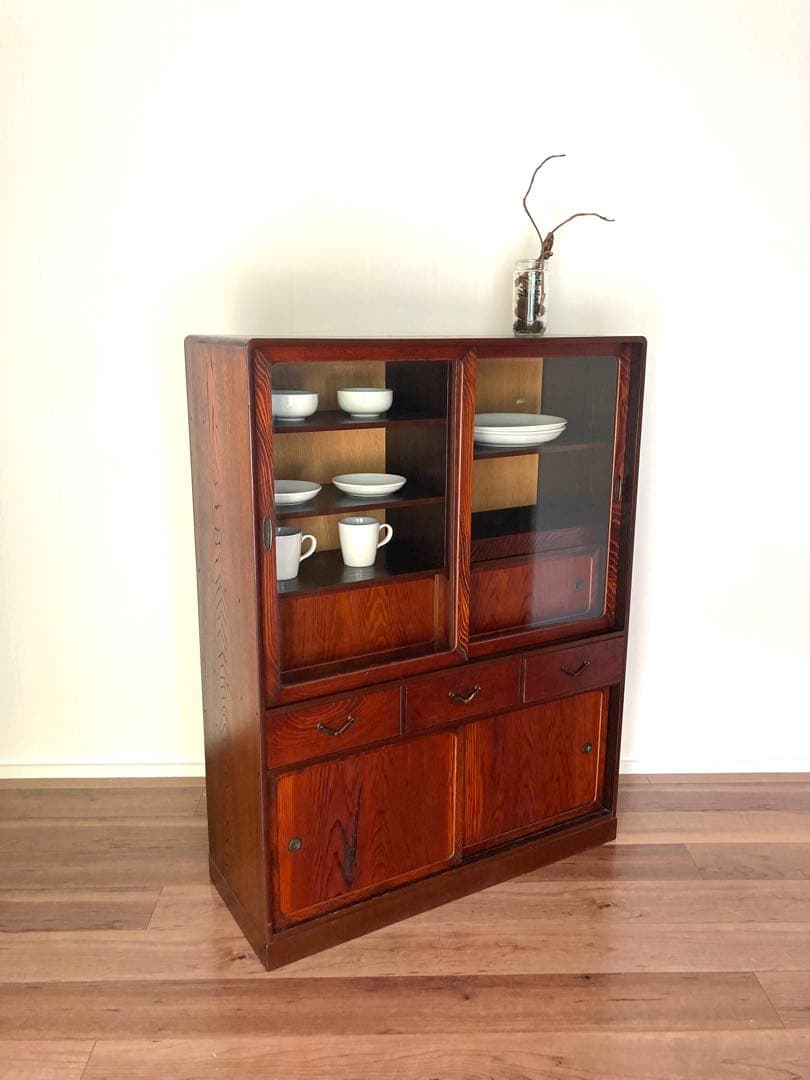 【連休sale】佇まい良さげな収納棚　食器棚