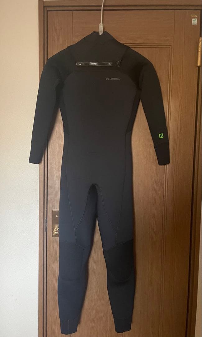 極美品 パタゴニア　R2 フロントジップ　Ｍ