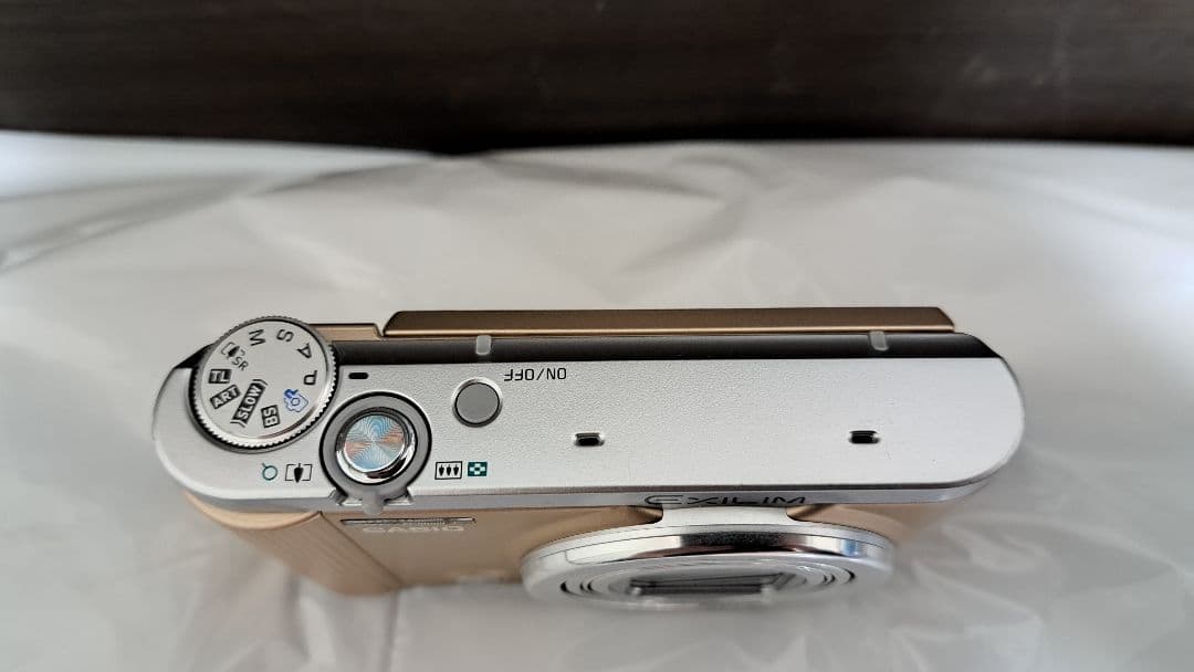 デジタルカメラ CASIO EX-ZR1800