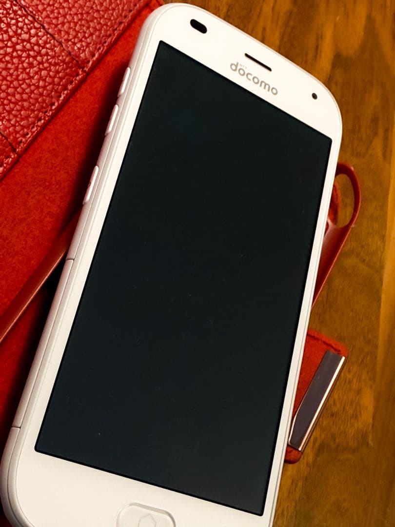 docomo らくらくスマートフォン F-42A美品 判定○ IMEI記載あり