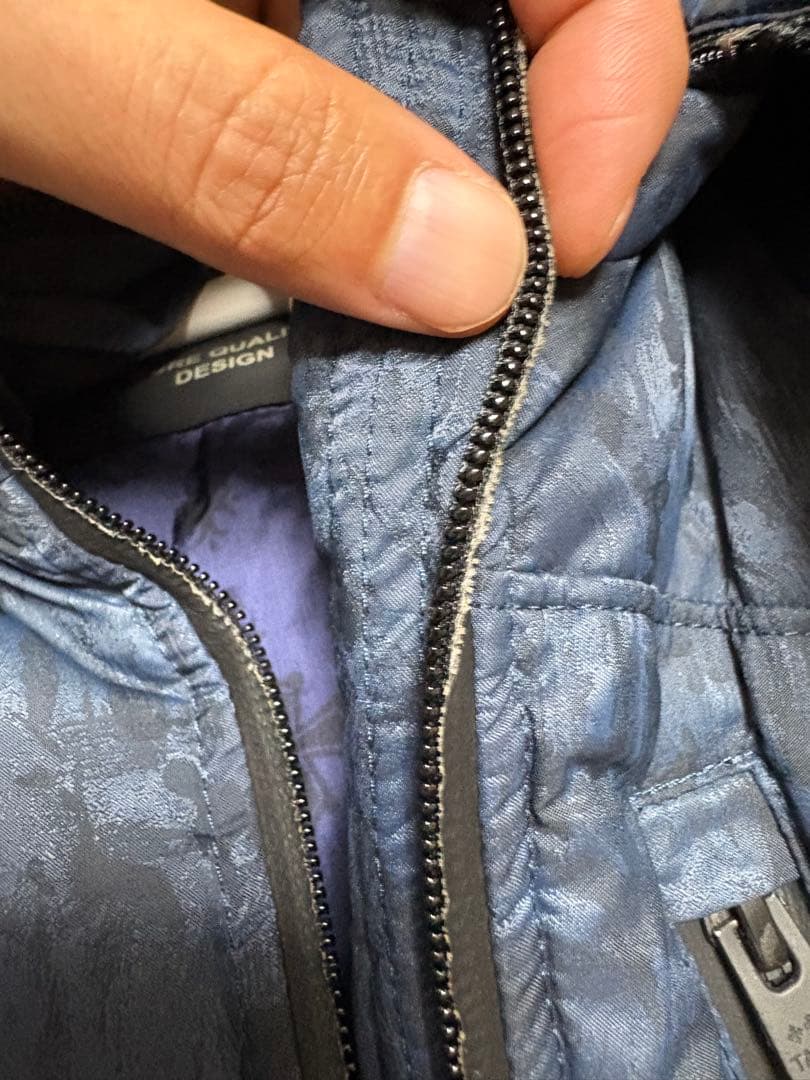 1974様用TATRAS ネイビー フード付きダウンベスト