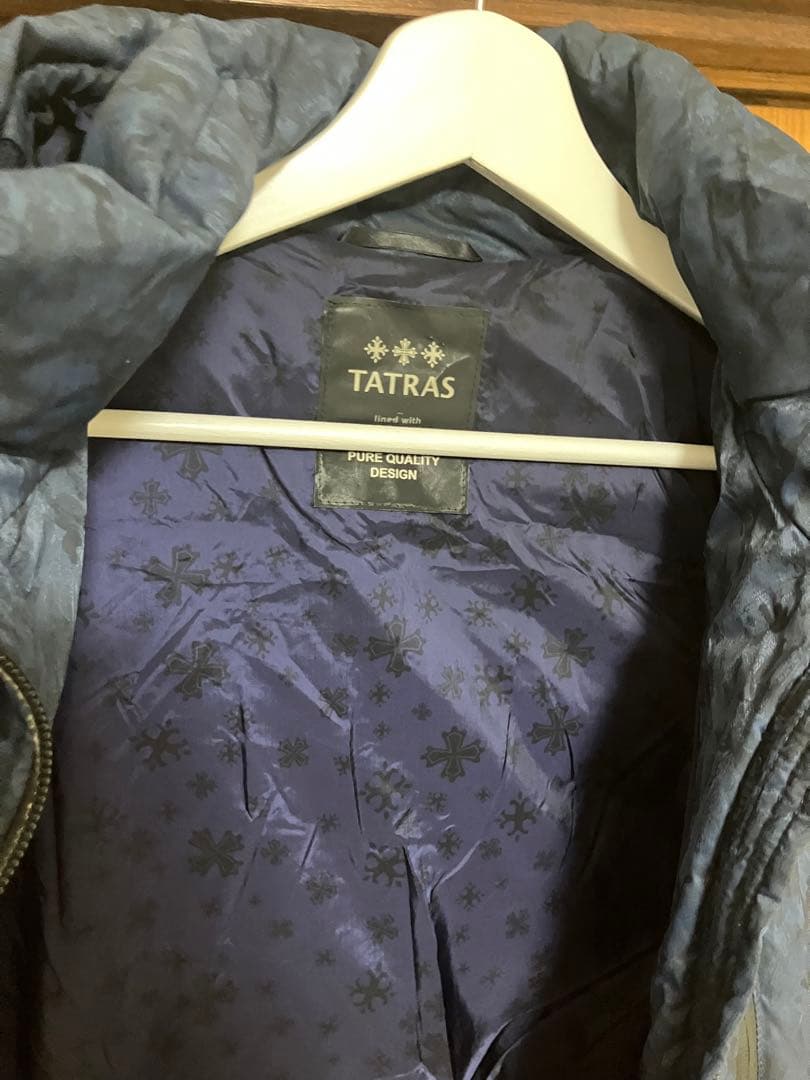 1974様用TATRAS ネイビー フード付きダウンベスト