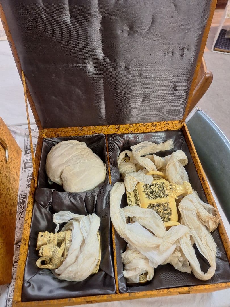 中国工芸香炉　獅子の彫刻 　石製床飾