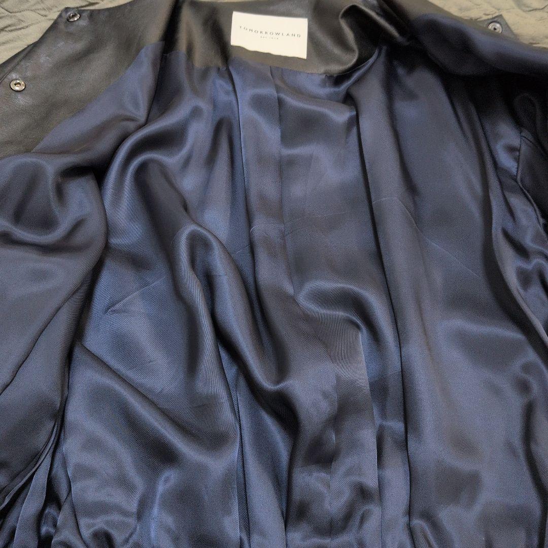 金子綾×TOMORROWLAND ウェットフェイクレザー パフスリーブブルゾン