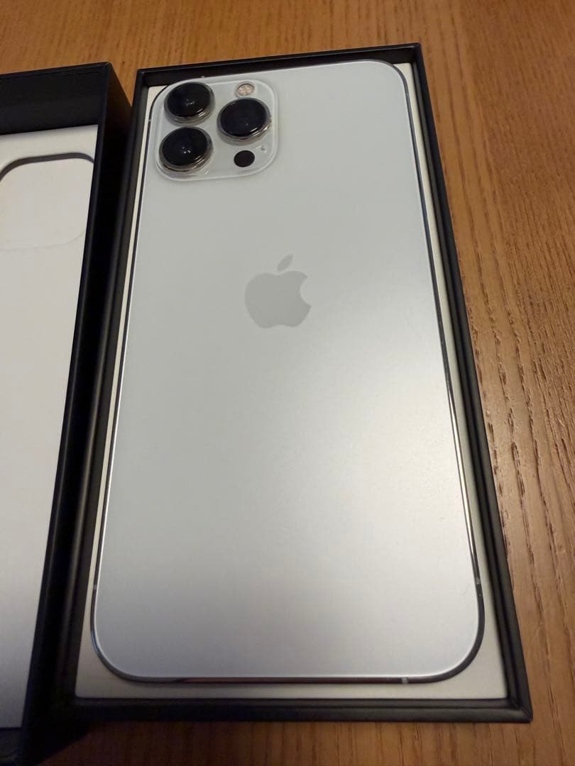 iPhone13promax silver 256GB casetify 本体