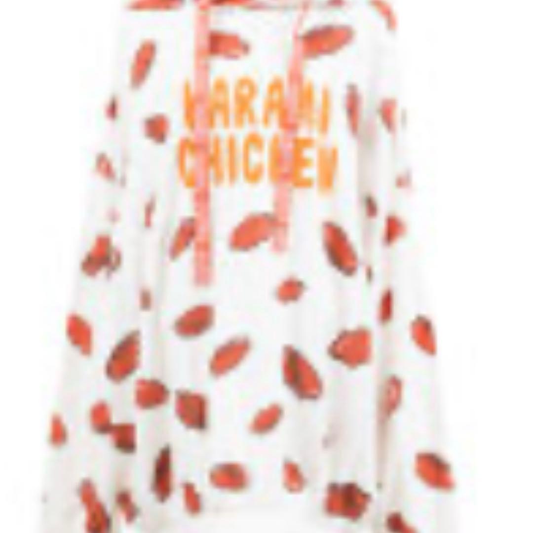 カラミチキンフード付きスウェット プニュズ　サイゼリヤメニュー総柄　新品未使用