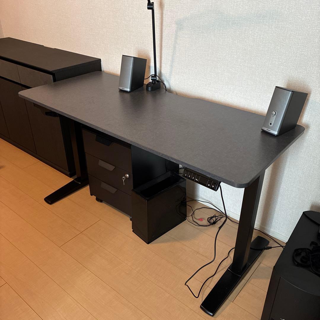 ニトリ電動昇降パソコンデスク