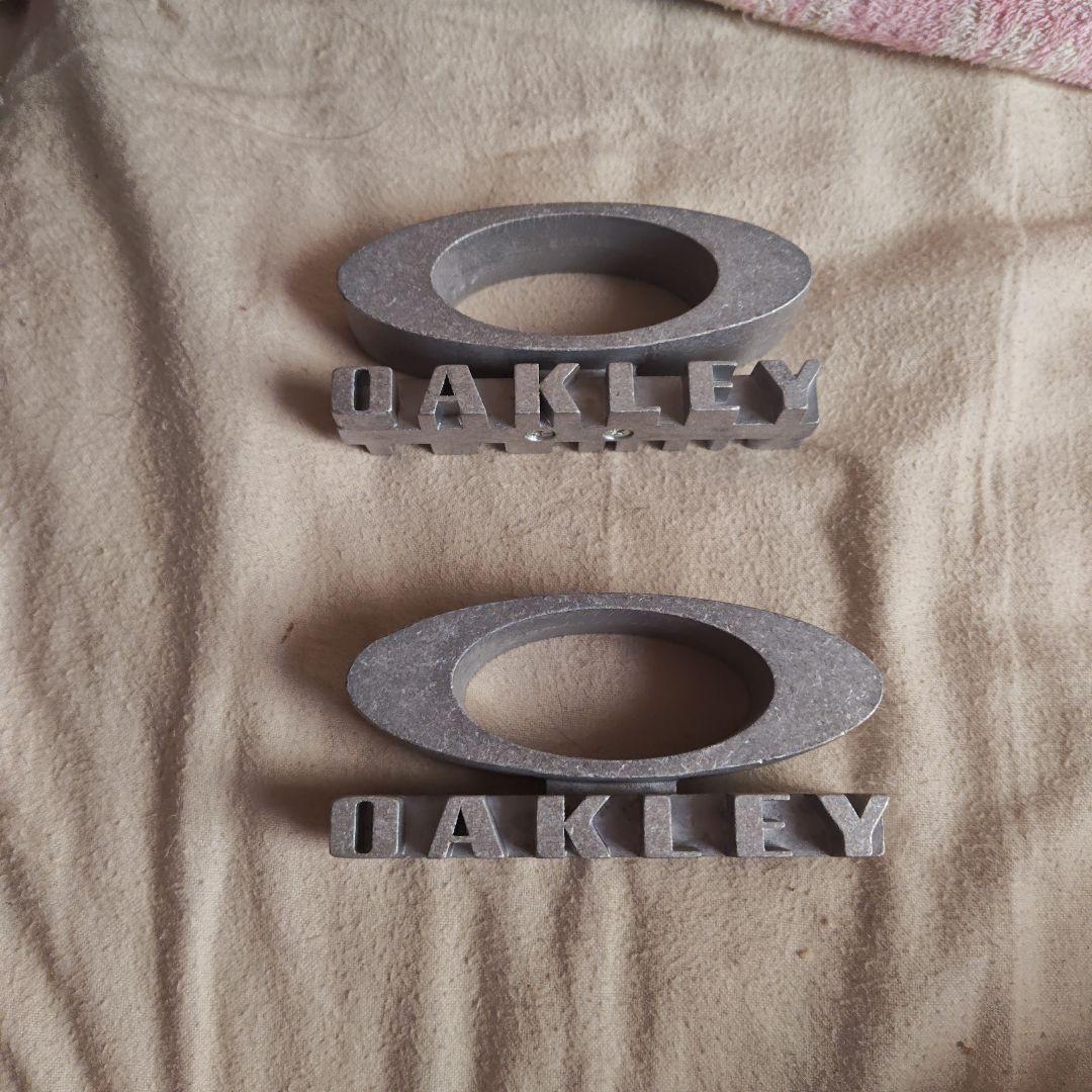OAKLEY　アルミ　ディスプレイ　２個セット　非売品