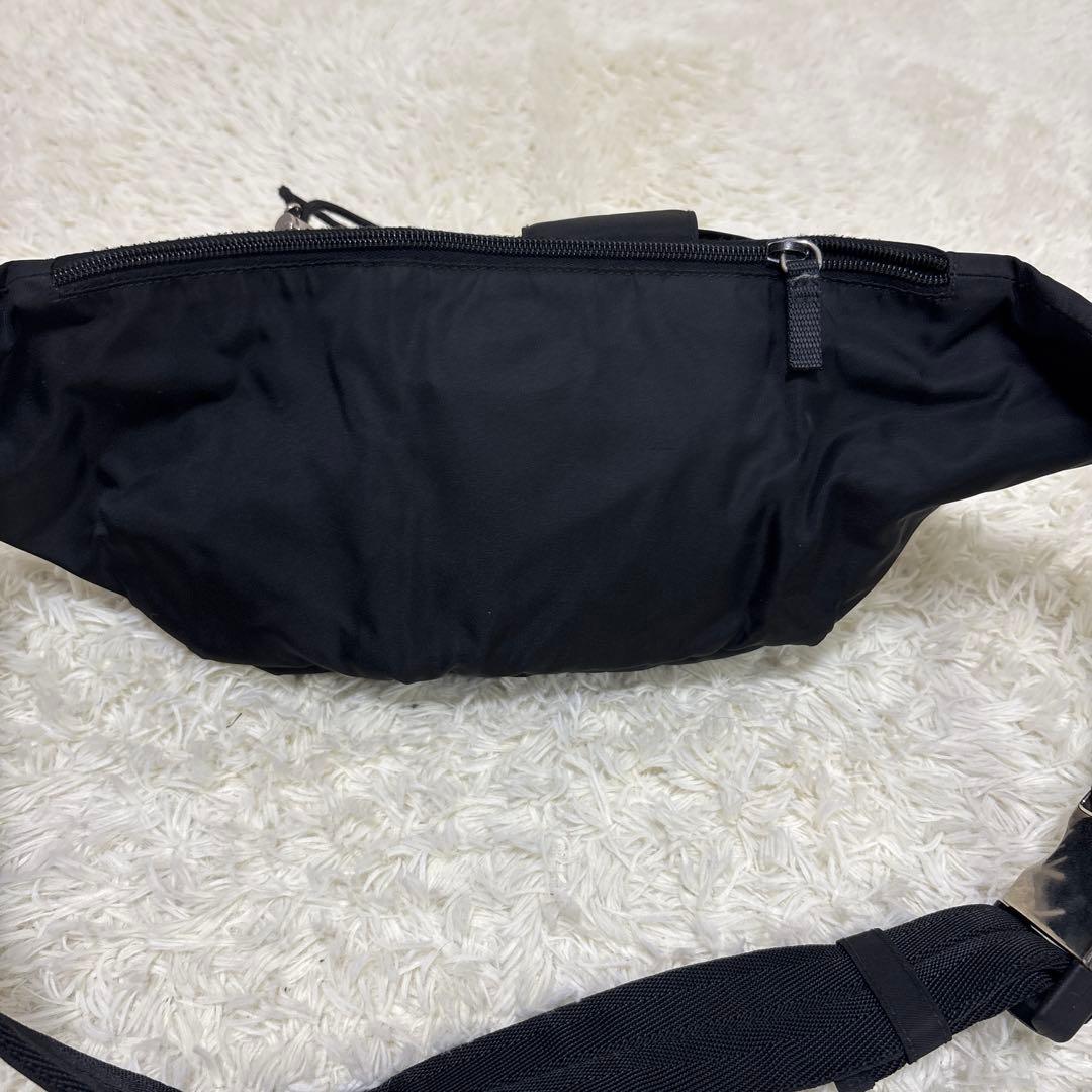 2/17〜20 出張の為、受取評価不可ナイロン　三角プレート