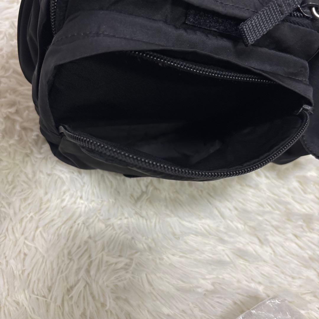 2/17〜20 出張の為、受取評価不可ナイロン　三角プレート