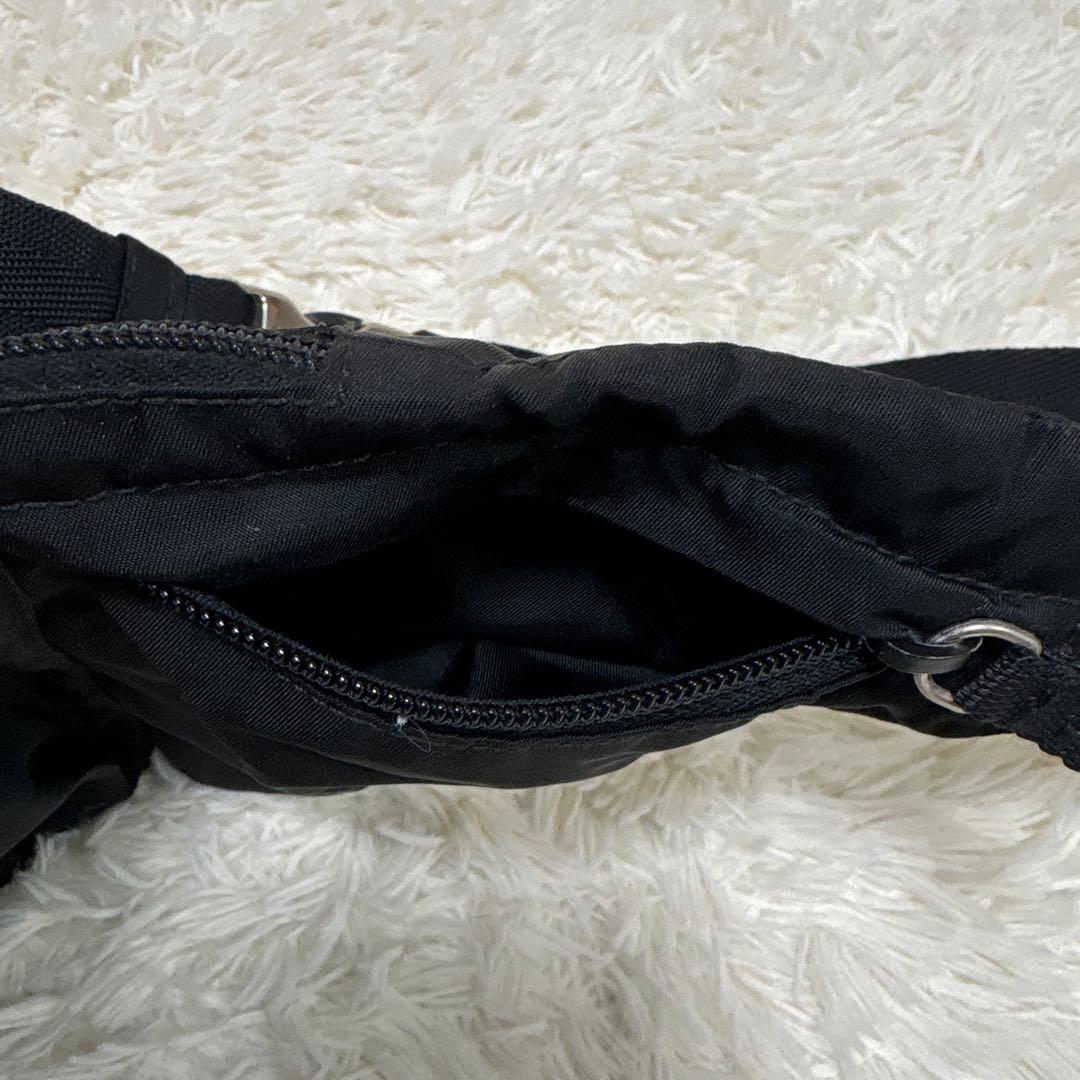 2/17〜20 出張の為、受取評価不可ナイロン　三角プレート