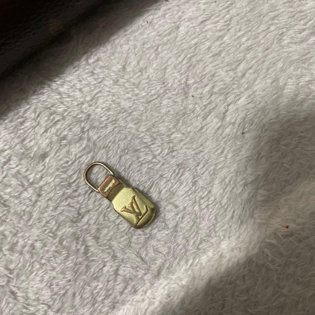 Louis Vuitton モノグラム 長財布　少し訳あり