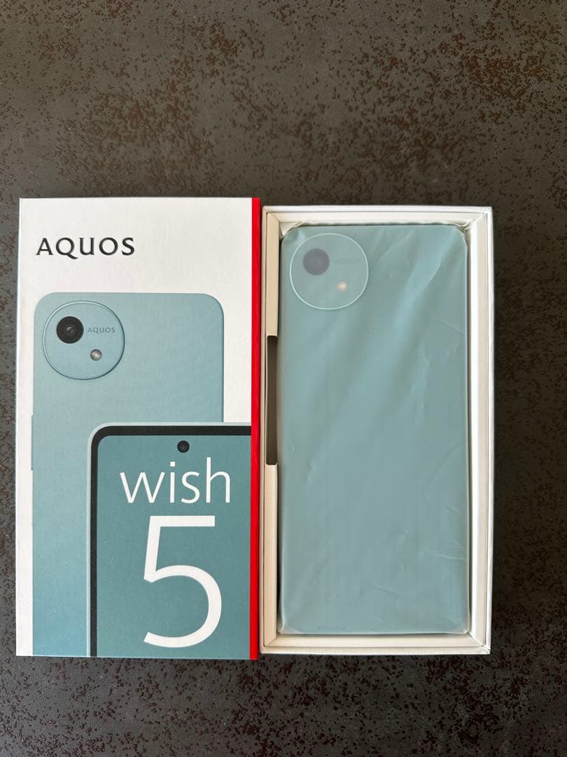 【新品SH-52F AQUOS wish5 docomo 版 SIM フリー 】