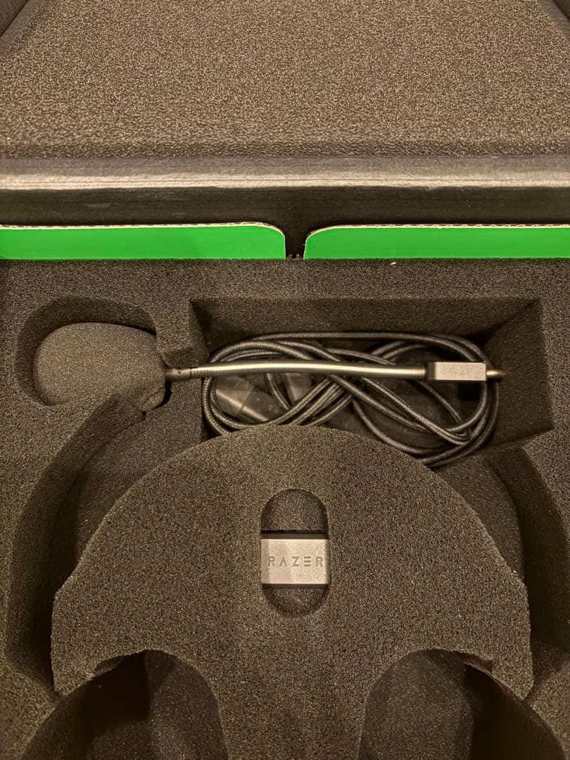 【美品】Razer BLACKSHARK V2 PRO ワイヤレスヘッドセット