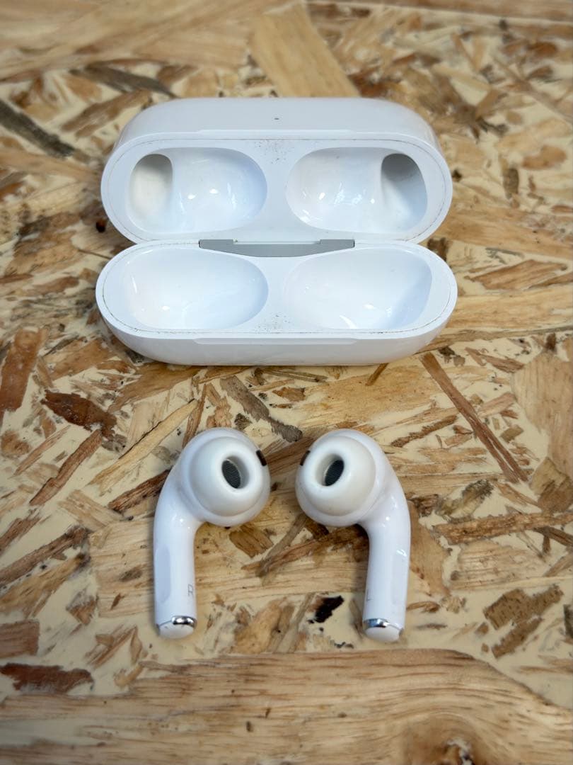【中古】Apple AirPods Pro2 ライトニング端子モデル