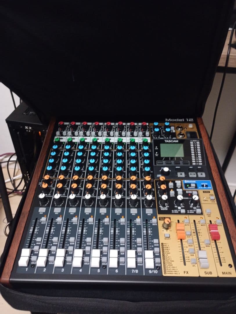 TASCAM Model 12 マルチトラックレコーダー