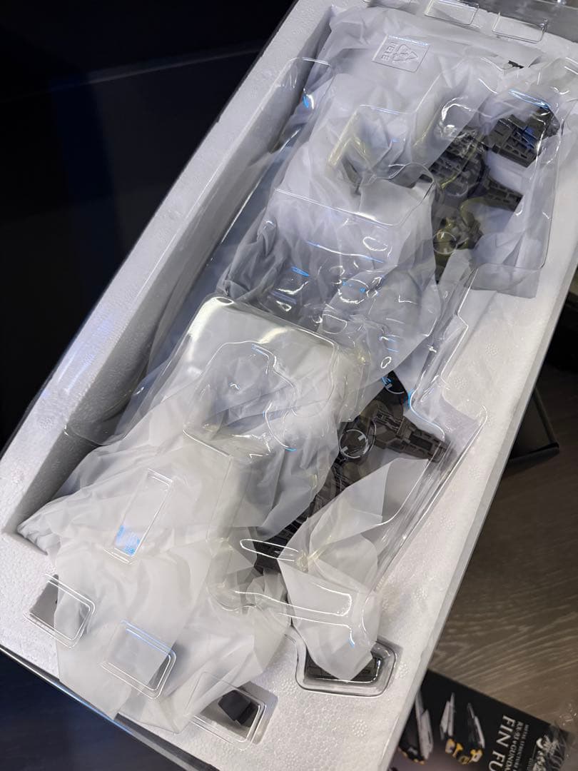 解体匠機RX-93 νガンダム 専用オプションパーツ　フィン・ファンネル