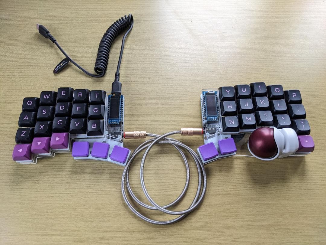 Keyball39ケーブルとテンティングスタンド付き完成品