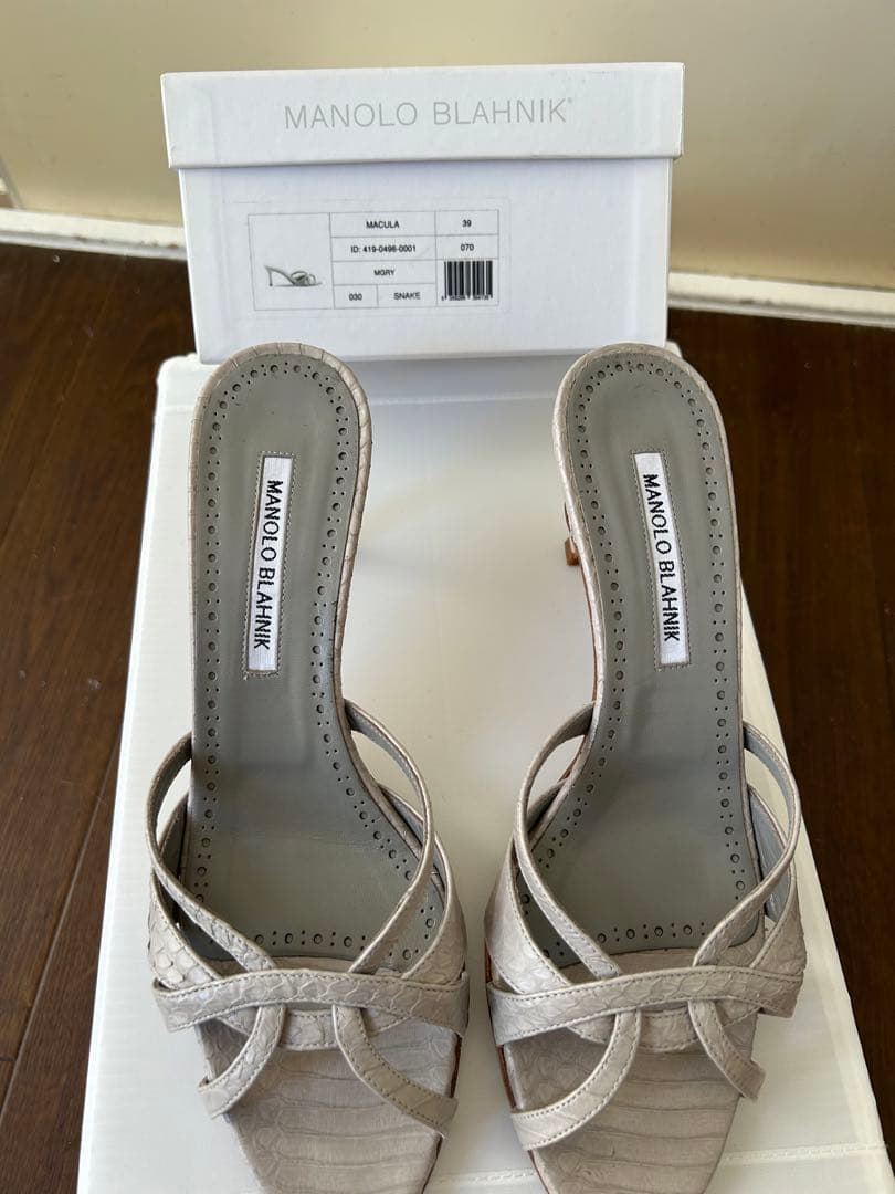 m*m様 n*a様 マノロブラニク MACULA 39