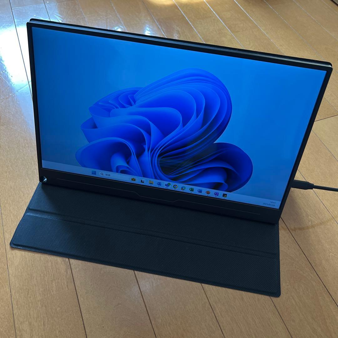 ポータブルモニター (スタンド・コード付き)