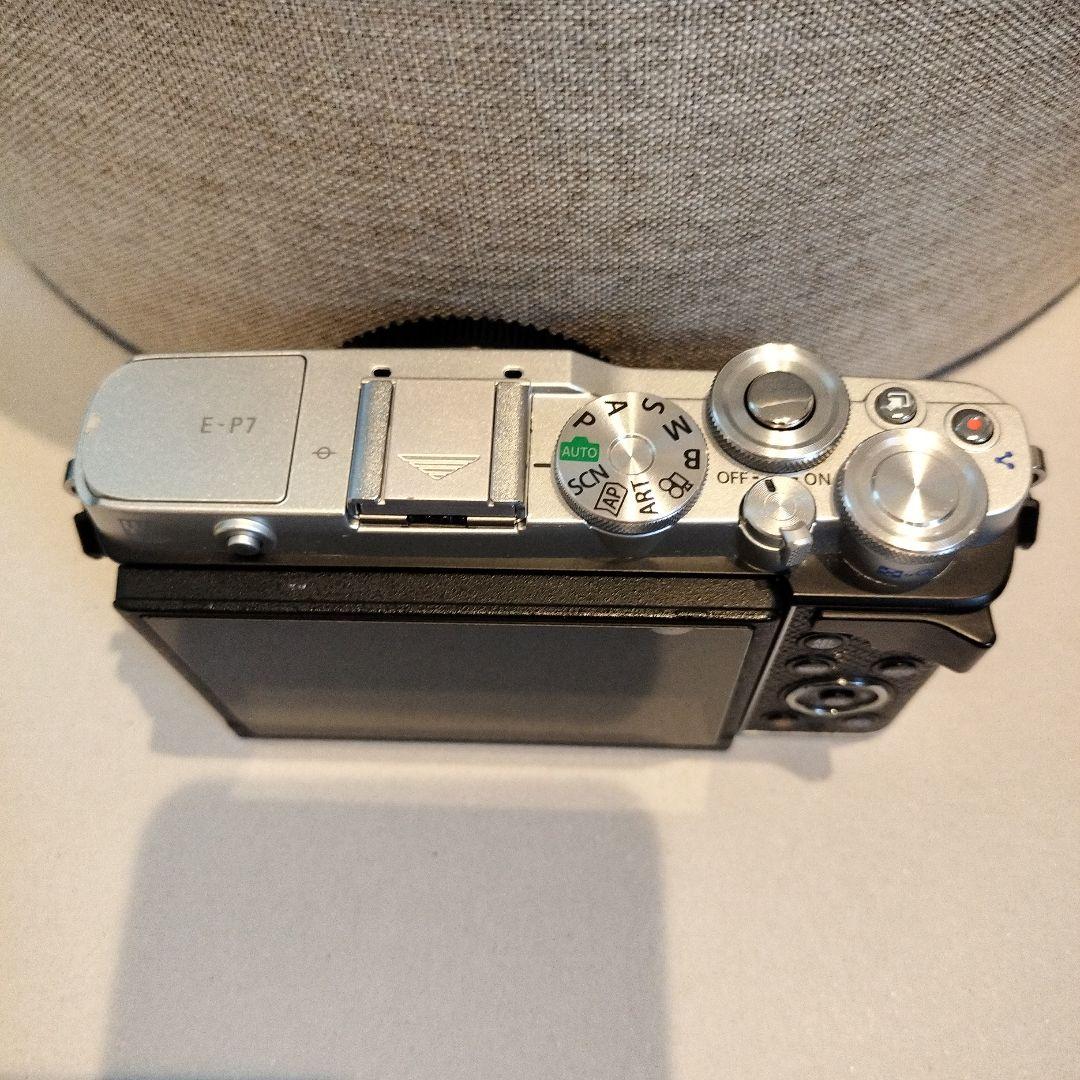 OLYMPUS　PEN E-P7