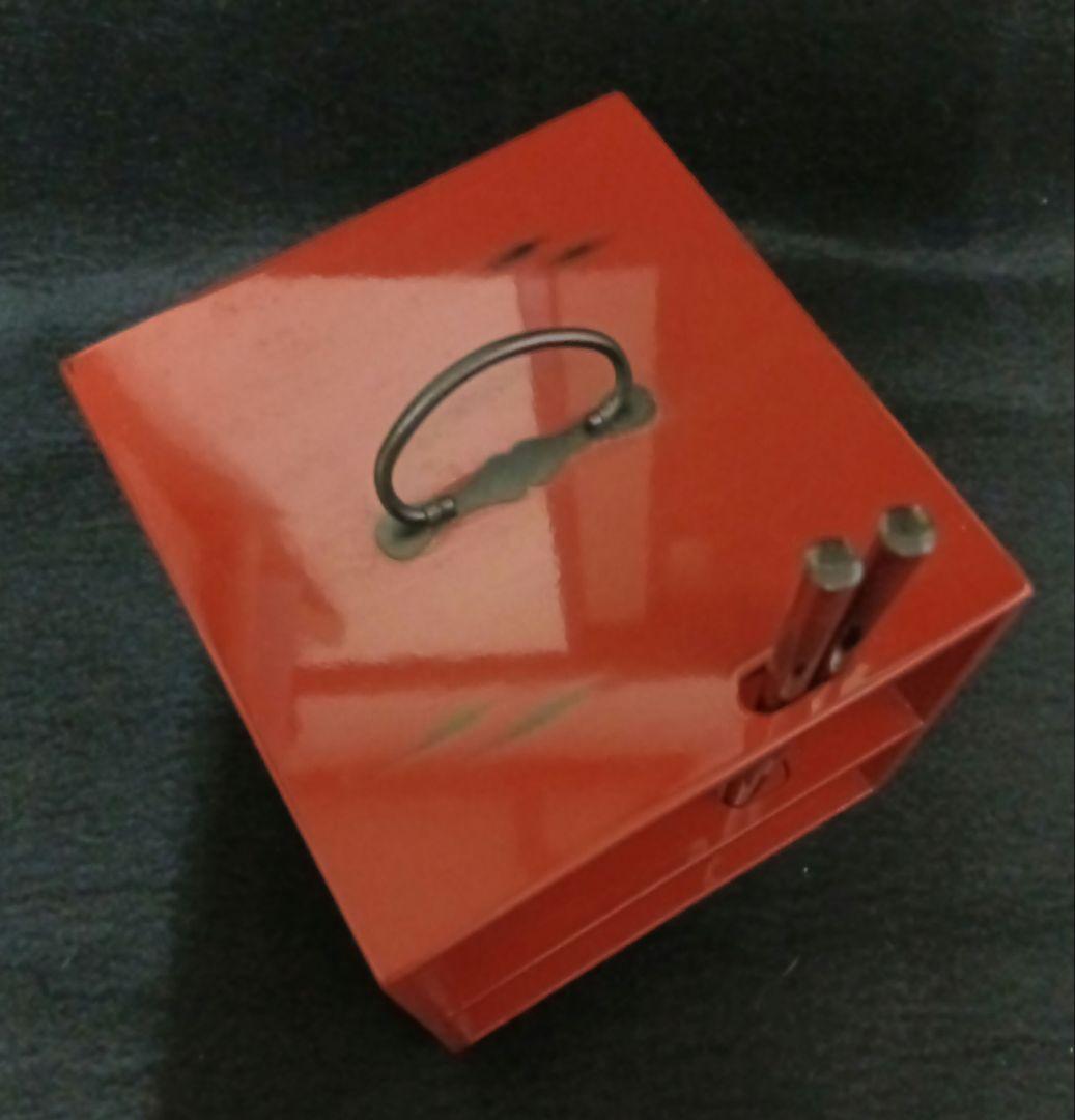 赤い漆器重箱 収納式 皿・箸付き